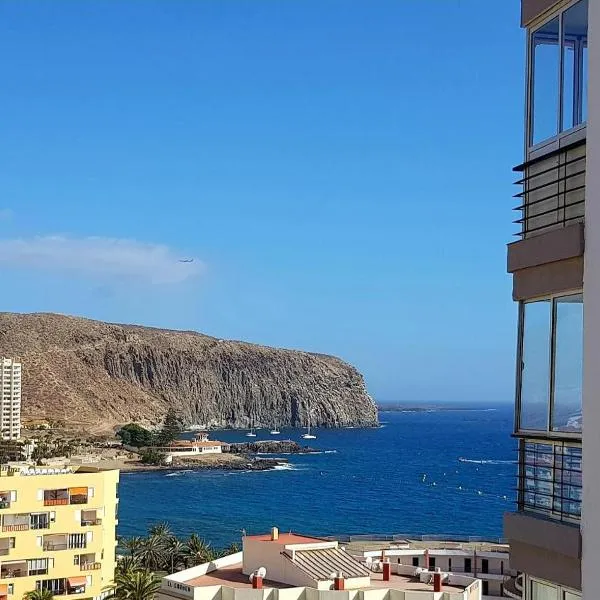 First line, upscale apartment Los Cristianos! 11thFloor Views，位于阿罗纳的酒店