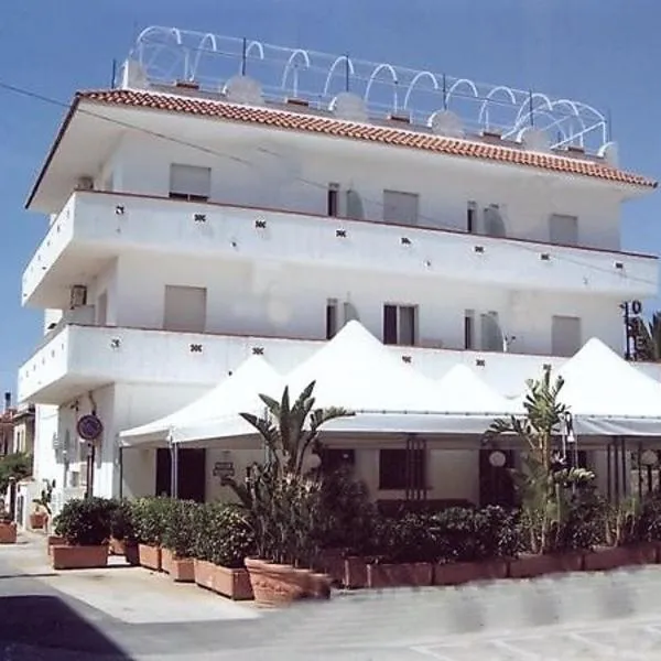 Hotel Noto Marina Beach，位于诺托玛丽娜的酒店