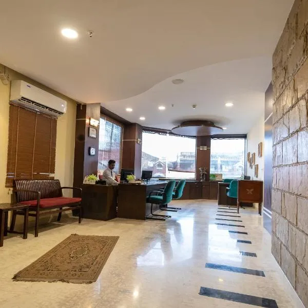 林赛酒店，位于Ālīpur的酒店