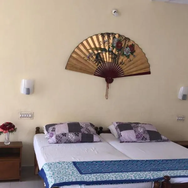Sandy beach hotel，位于Tiruvallam的酒店