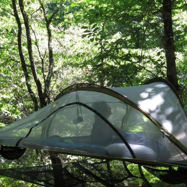 Tente suspendue au coeur de la forêt，位于Sainte-Croix-de-Volvestre的酒店