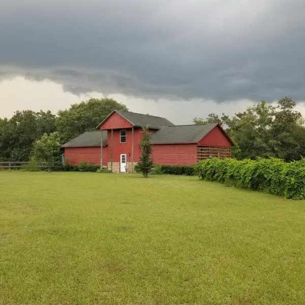 Hawks Nest Loft，位于克劳福德维尔的酒店