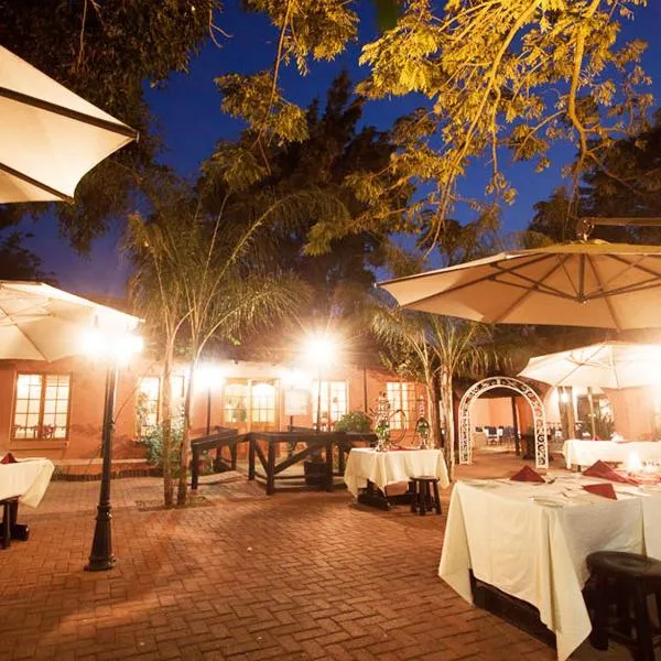 Oasis Hotel，位于哈博罗内的酒店