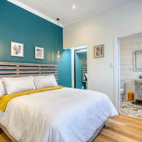 Hampton Collection - Stylish 3 Sleeper Apartment with Pool，位于德班的酒店