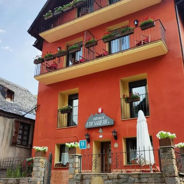 萨乌斯酒店，位于特雷多斯的酒店