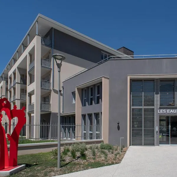 Résidence services seniors DOMITYS LES EAUX VIVES，位于迪涅莱班的酒店