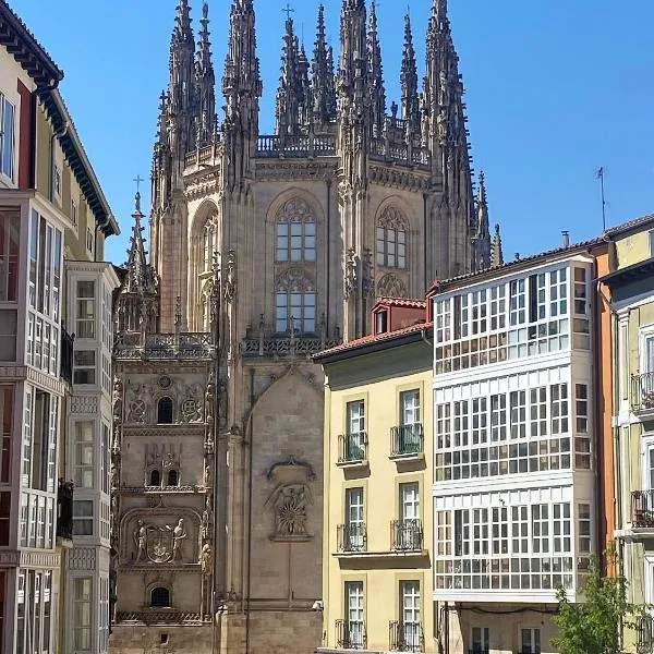 APARTAMENTOS LA FLORA BURGOS todos con aire acondicionado y ascensor，位于布尔戈斯的酒店