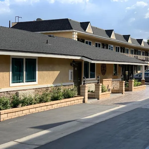 Walnut Inn & Suites West Covina，位于西科维纳的酒店