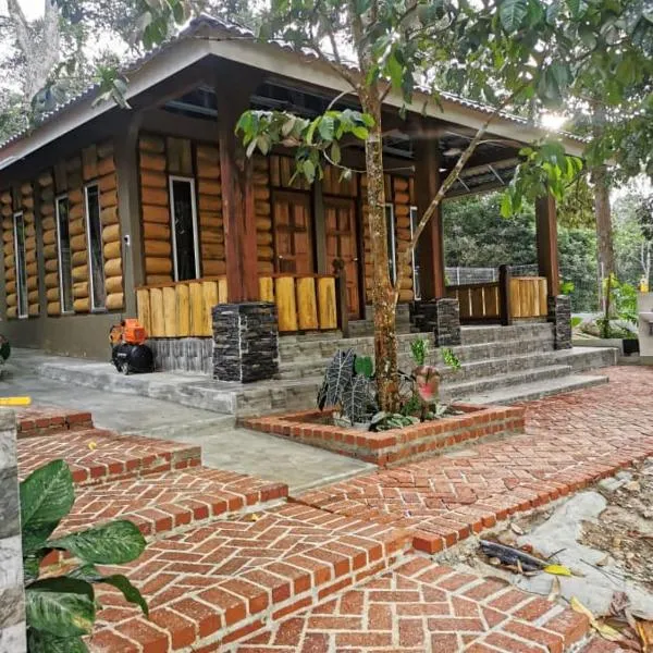 HOMESTAY DUSUN ANA BALUN，位于Kampong Chabang的酒店