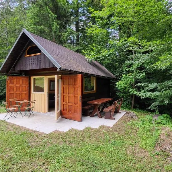 Glamping Fikfak，位于Železniki的酒店