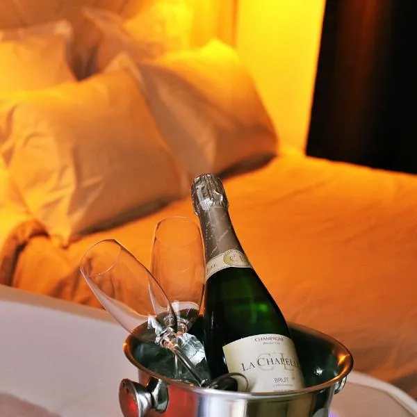 Appartement luxueux avec Jacuzzi privatif，位于罗阿纳的酒店