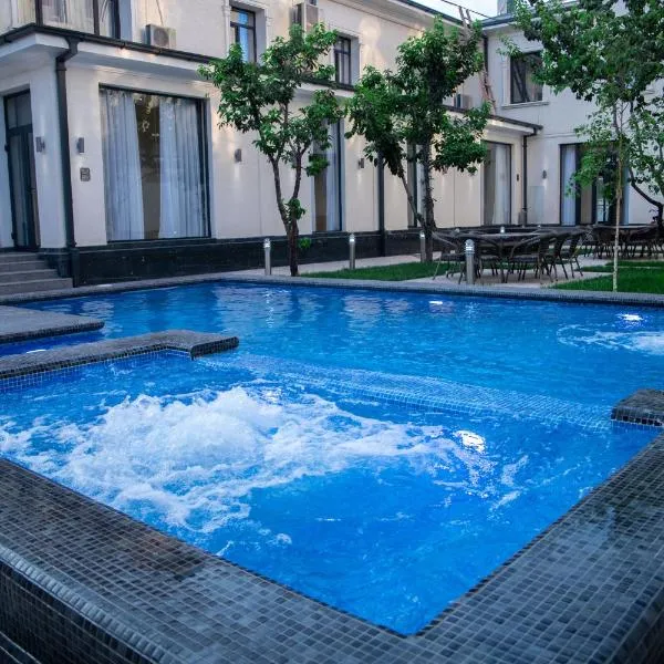 Turon Lux Hotel，位于撒马尔罕的酒店