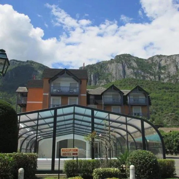 切斯皮埃阿格斯酒店，位于皮埃尔菲特－内斯塔拉的酒店