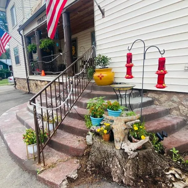 萨米特山林小屋，位于克劳德克罗夫特的酒店