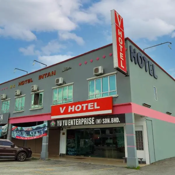 V HOTEL，位于Kampong Sungai Kerawai的酒店