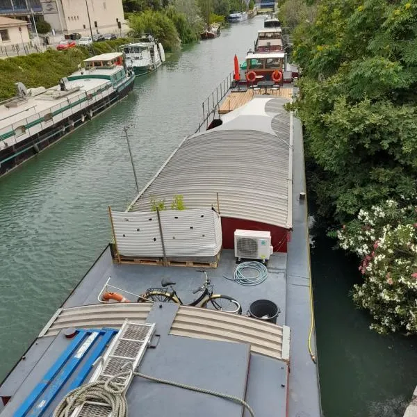 Péniche Chopine，位于博凯尔的酒店