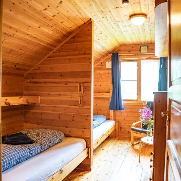 Guesthouse / Huskyfarm Innset，位于Innset的酒店