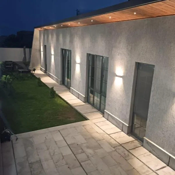 Grey House，位于埃里温的酒店