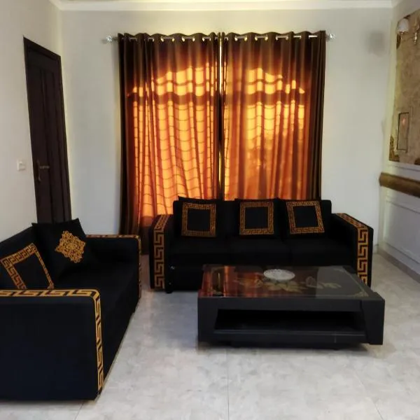 Furnished Private Ground Floor - Pasha House，位于拉合尔的酒店