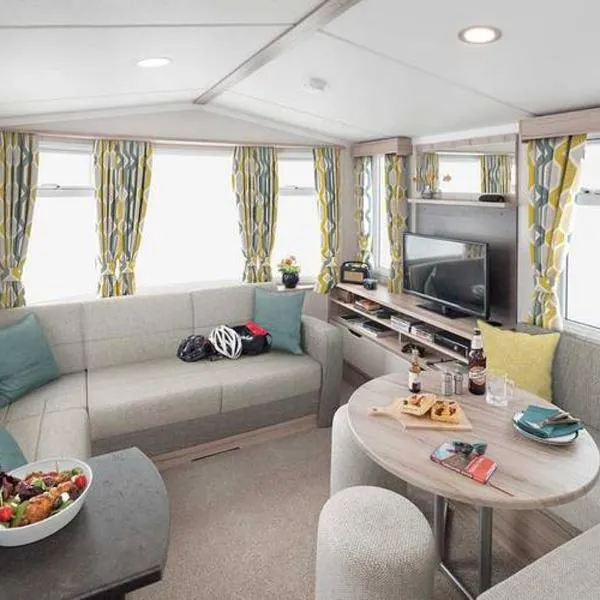 2 Bedroom Sea View Caravan，位于比迪福德的酒店