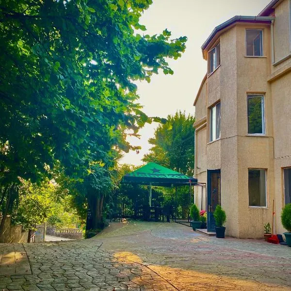 Guest House Sophie，位于高尼奥的酒店