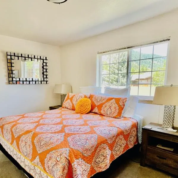 Luxe Leavenworth Cottage，位于莱文沃思的酒店