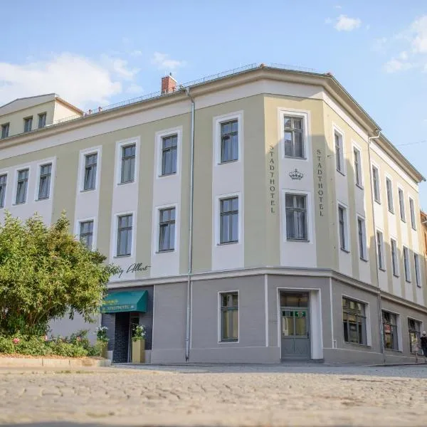 Stadthotel König Albert，位于永斯多夫的酒店