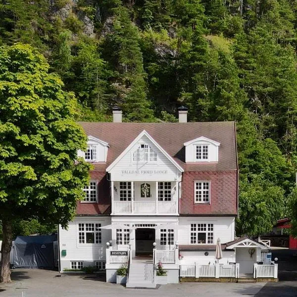 Valldal Fjord Lodge B&B，位于Tafjord的酒店
