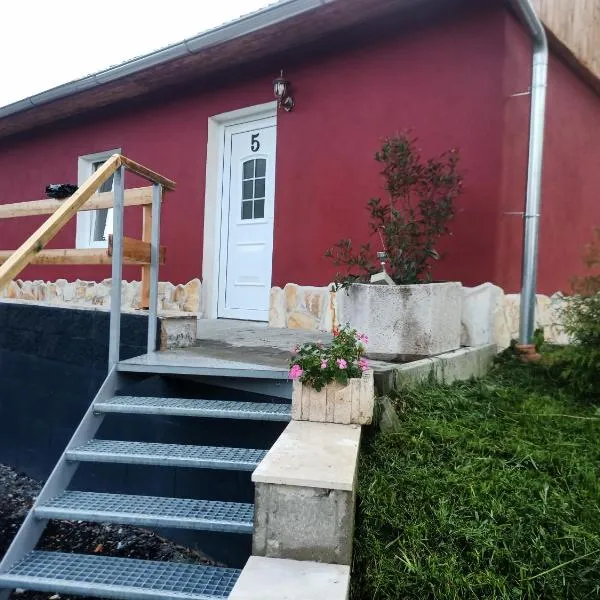 NA ČERVENE LOUCE relax-LIBA 5，位于Libá的酒店