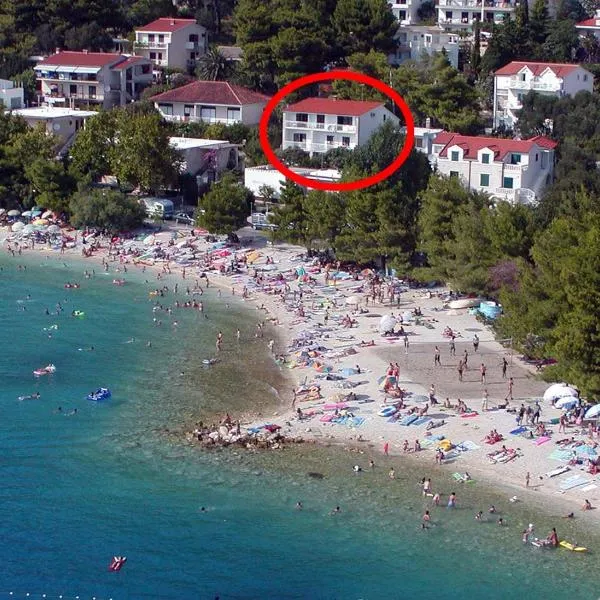 Apartments and rooms by the sea Baska Voda, Makarska - 2578，位于巴什卡沃达的酒店
