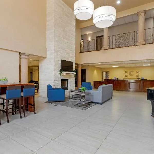 Comfort Suites Kingwood Houston North Humble 59，位于亨博尔的酒店