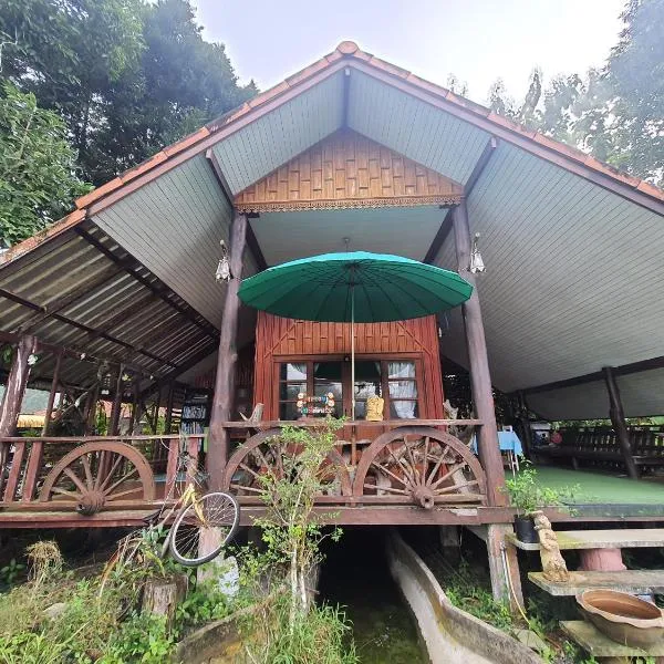 Baan Thabthong Homestay (บ้านทับทอง โฮมสเตย์)，位于Ban Tha Phae的酒店