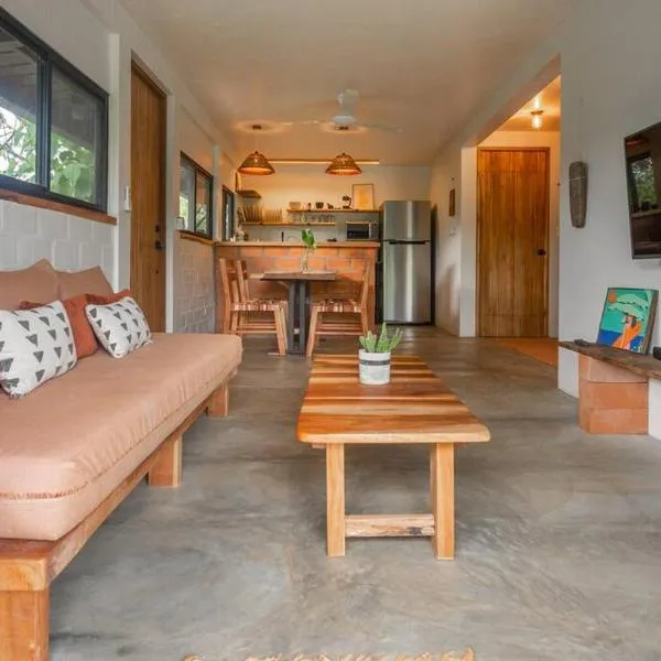 Casa Melina Torio Cozy upscale 2bd jungle House，位于Boca de La Honda的酒店