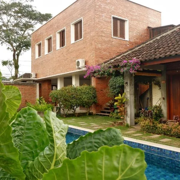 Rumah Bata Guest House，位于里辛的酒店