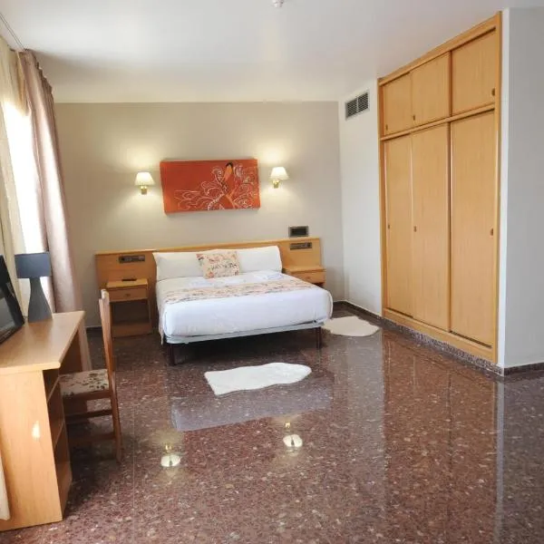HOTEL MARIA ROSA，位于Cabañas de Ebro的酒店