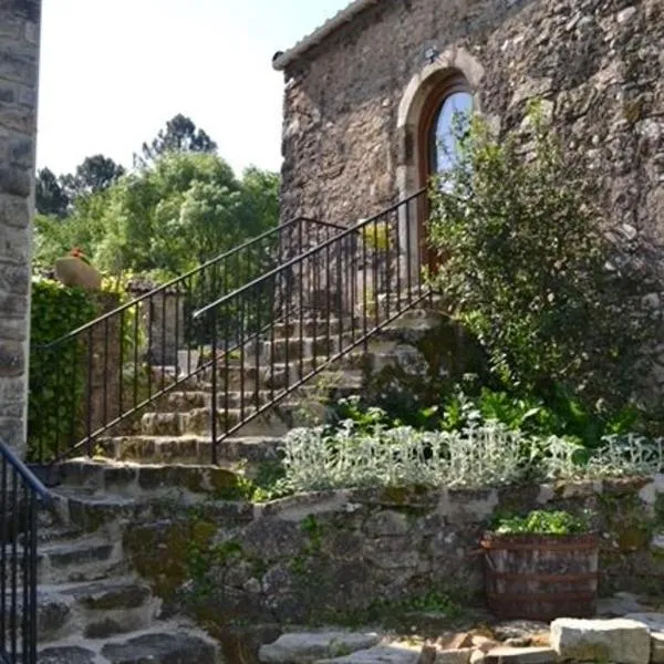 Gite rural au calme en Cévennes Gardoises，位于Peyroles的酒店