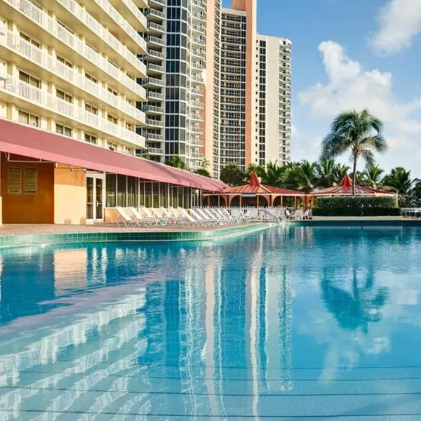 Ramada Marco Polo Beach，位于Golden Glades的酒店