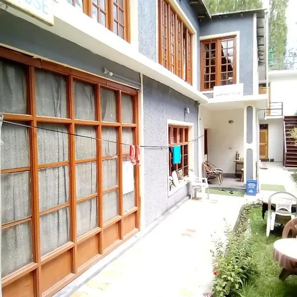 Julay Guest House，位于列城的酒店
