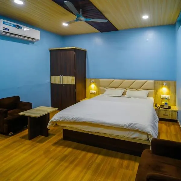 Hotel Manas AC Rooms，位于Ratlām的酒店