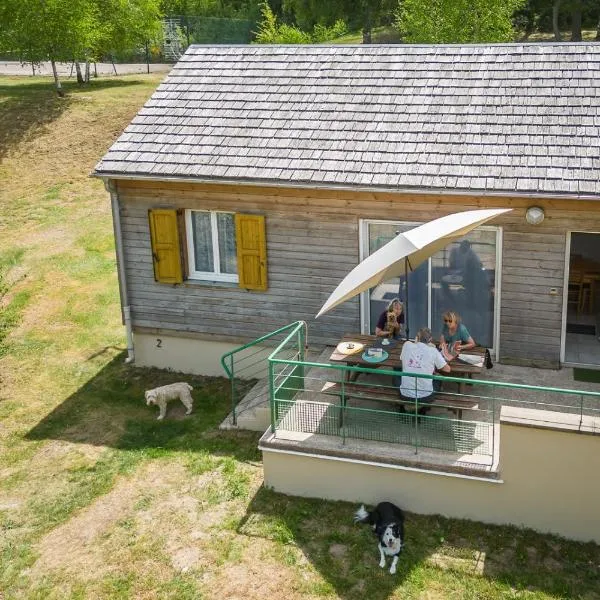 Les Chalets de la Vallée du Bés，位于Saint-Juéry的酒店