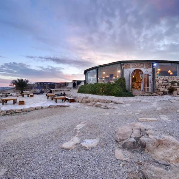 Desert Shade camp חוות צל מדבר，位于米茨佩·拉蒙的酒店