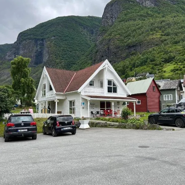 Undredal Fjord Apartments，位于Fresvik的酒店