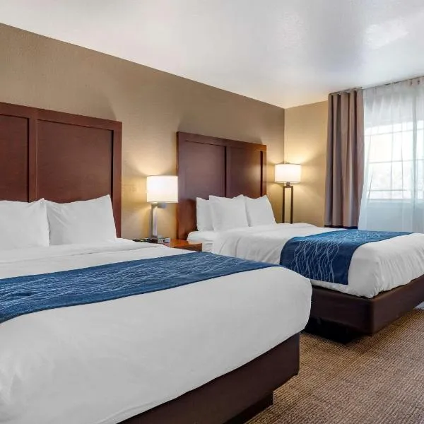 Comfort Inn & Suites Ukiah Mendocino County，位于尤奇亚的酒店