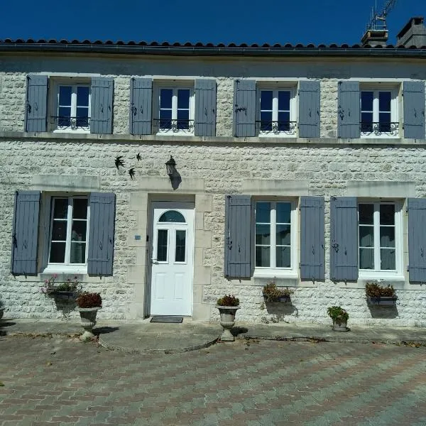Gîte climatisé les hirondelles，位于Pérignac Charente-Maritime的酒店