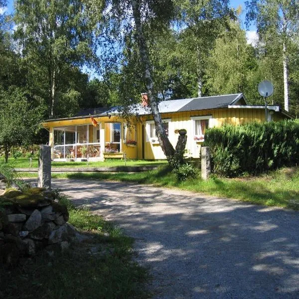 Almagården lantlig miljö，位于Mörrum的酒店