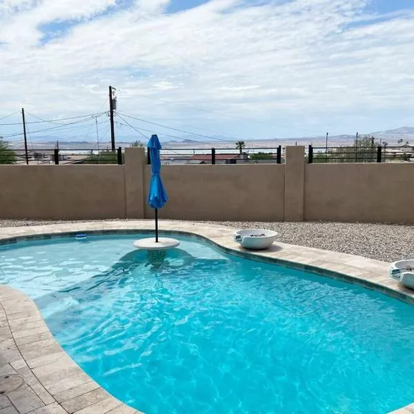 Havasu Retreat! Pool, Spa, Gym & View，位于哈瓦苏湖城的酒店