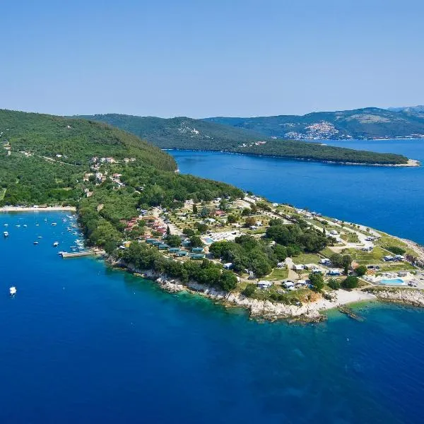 Marina Camping Resort by Valamar，位于Diminići的酒店