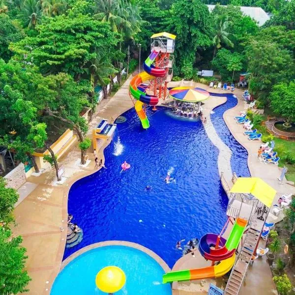 Paradise Garden Hotel and Convention Boracay Powered by ASTON，位于Manocmanoc的酒店