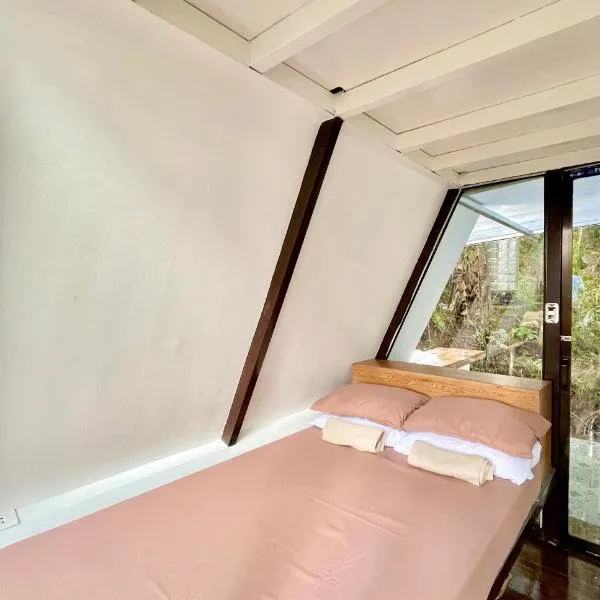 A-frame Villa at Tierra Verde, “Little Baguio” Real, Quezon，位于Quelalag的酒店