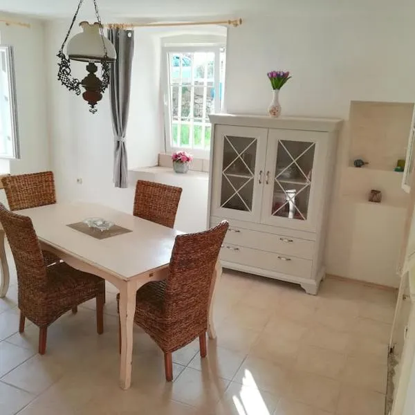 Nerezine apartmany CENTRUM，位于内里吉恩的酒店